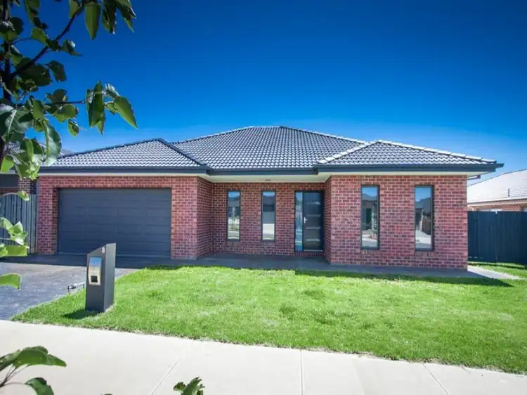 8 Coop Drive, Gisborne VIC 3437