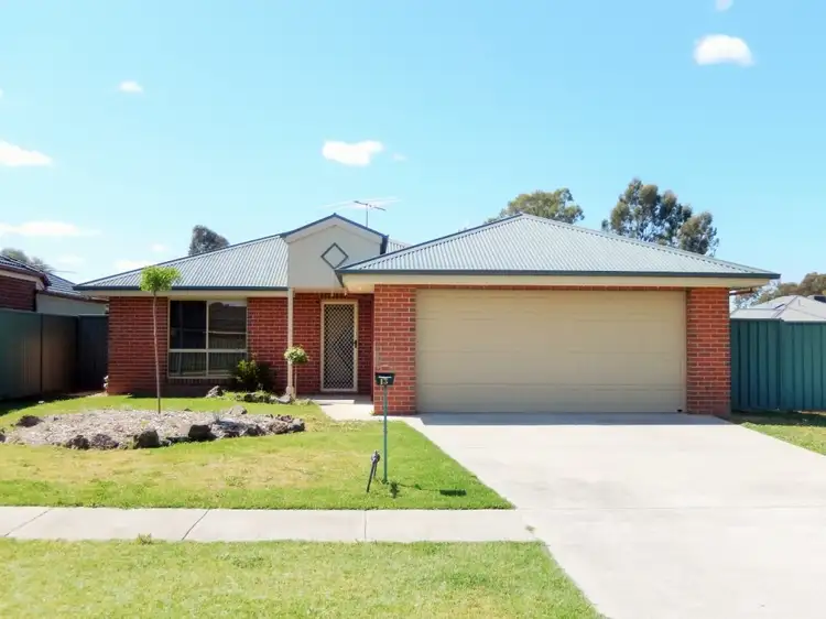 13 Emily Court, Howlong NSW 2643