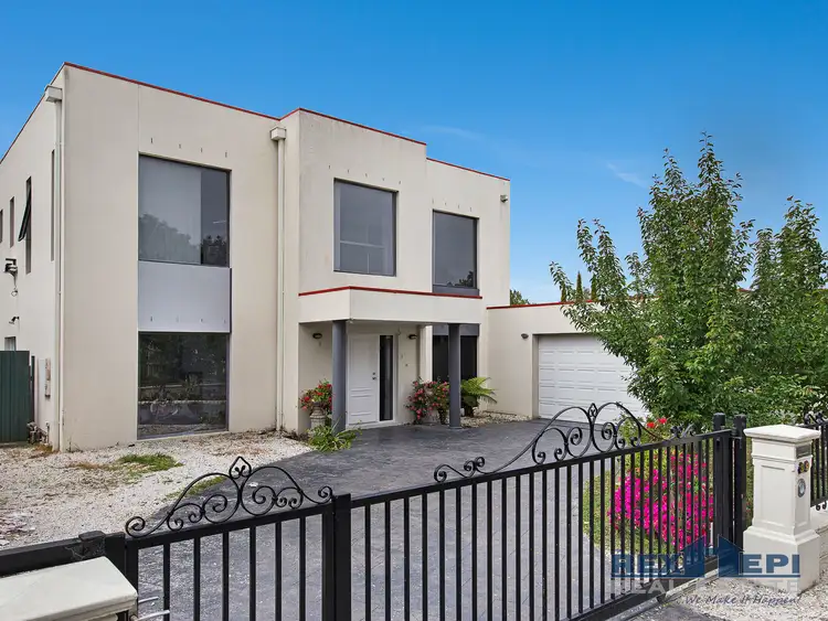 39 Kippenross Drive, Narre Warren South VIC 3805