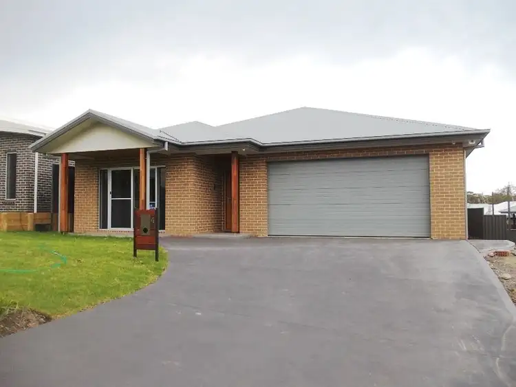 4 Trawler Street, Vincentia NSW 2540