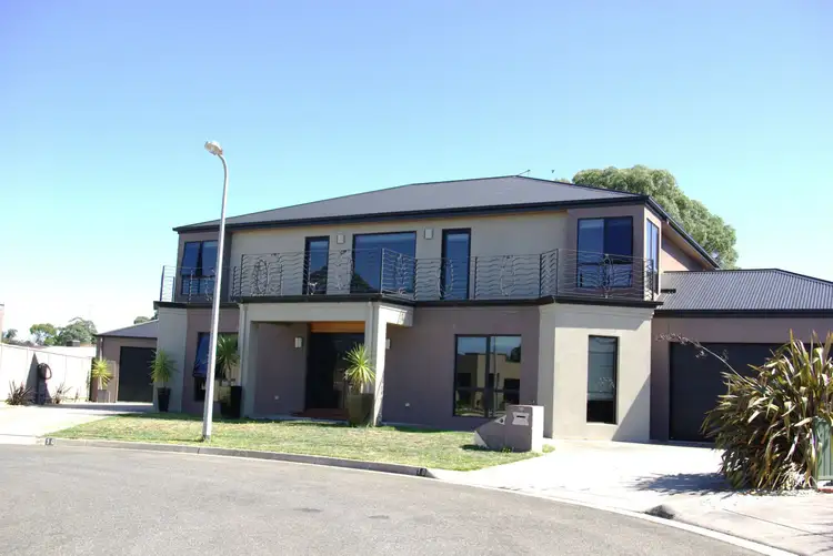 10 Bellview Court, Delacombe VIC 3356