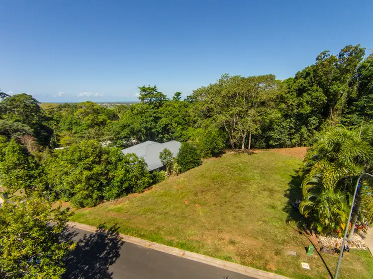 17 Lomandra Close, Redlynch QLD 4870