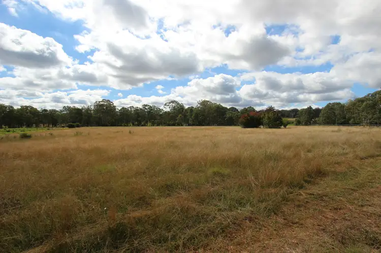 L2 Robinson Road, Geham QLD 4352