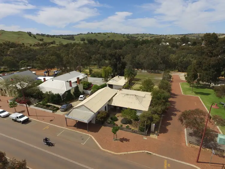 92 Stirling Tce, Toodyay WA 6566