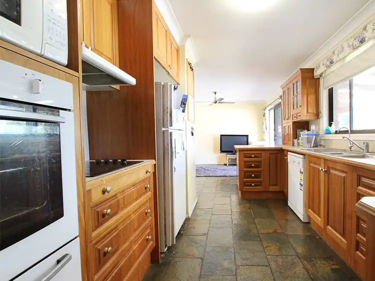 Fifth view of Homely house listing, 24 D'Arbon Avenue, Singleton NSW 2330