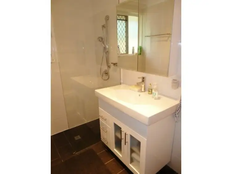 Seventh view of Homely unit listing, 2/11 Grant Street, Redcliffe QLD 4020