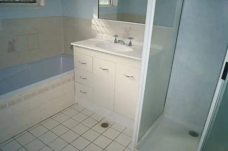 Fifth view of Homely house listing, 4 Lorraine Court, Gracemere QLD 4702