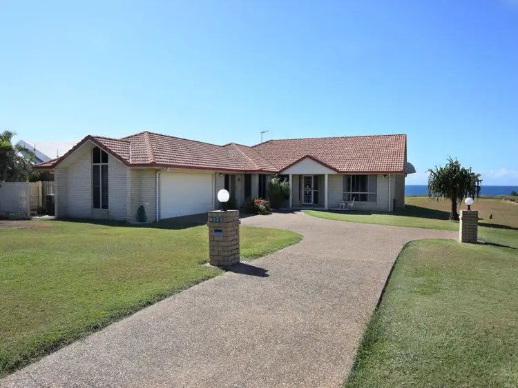 2 Sea Esplanade, Elliott Heads QLD 4670