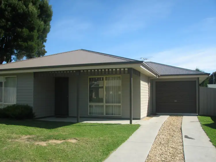 24 Queen Street, Moe VIC 3825