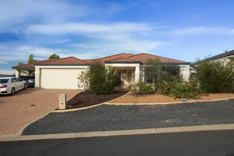 7 Lefroy Place, Usher WA 6230