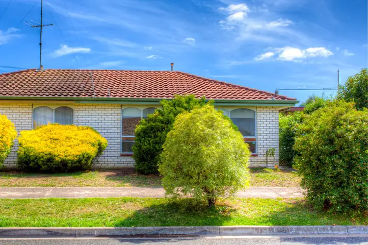 2/4 Warratta Avenue, Delacombe VIC 3356