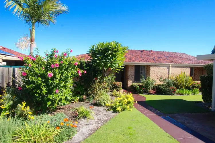 9/2 Theakston Green, Leeming WA 6149