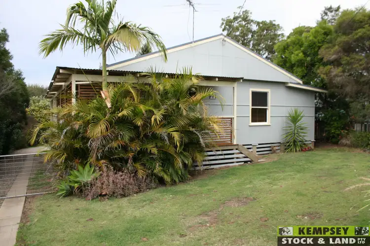 21 Elrington Avenue, West Kempsey NSW 2440