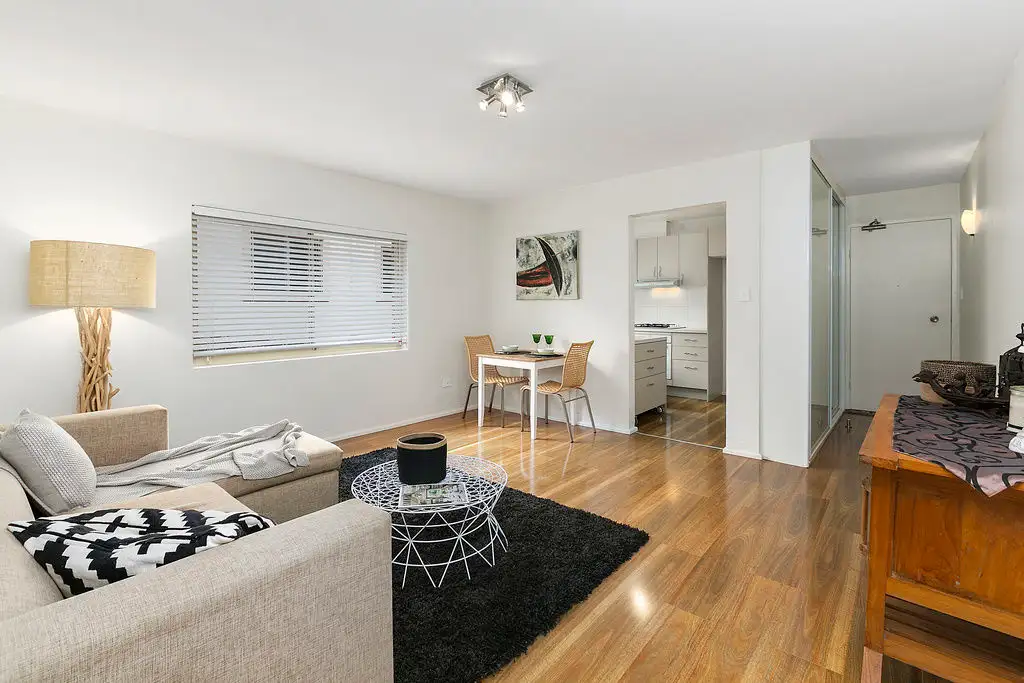 Main view of Homely unit listing, 4/11 Federal Parade, Brookvale NSW 2100