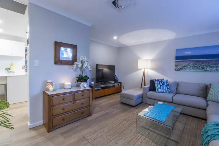 Seventh view of Homely house listing, 4 Chamberlain Pl, Heathridge WA 6027