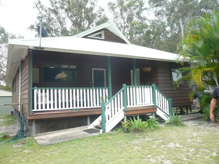 9 Attunga St, Macleay Island QLD 4184