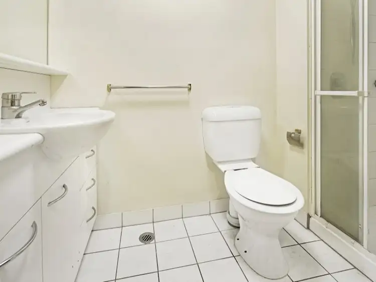 Fourth view of Homely unit listing, 619/585 La Trobe Street, Melbourne VIC 3000