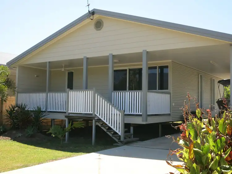 82 Roma Street, Cardwell QLD 4849