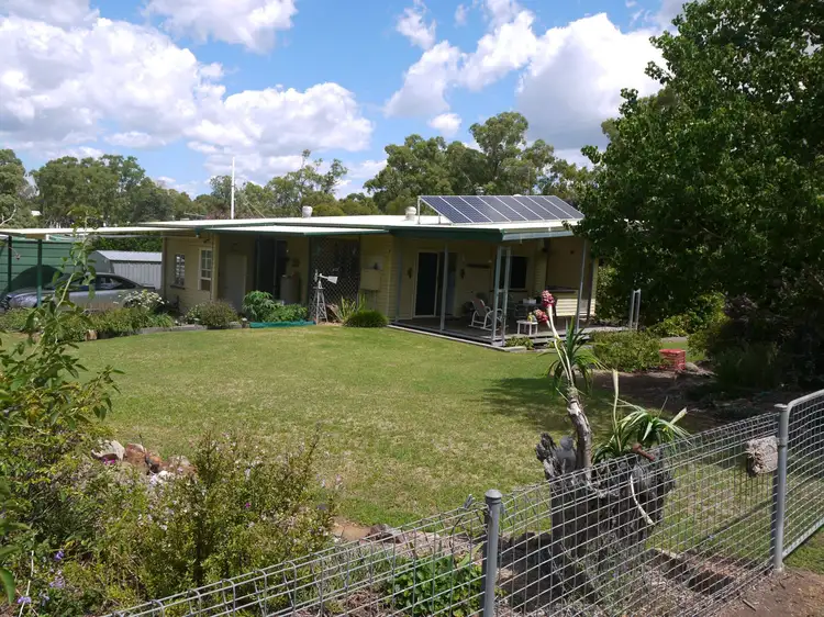 130 White Street, Pratten QLD 4370