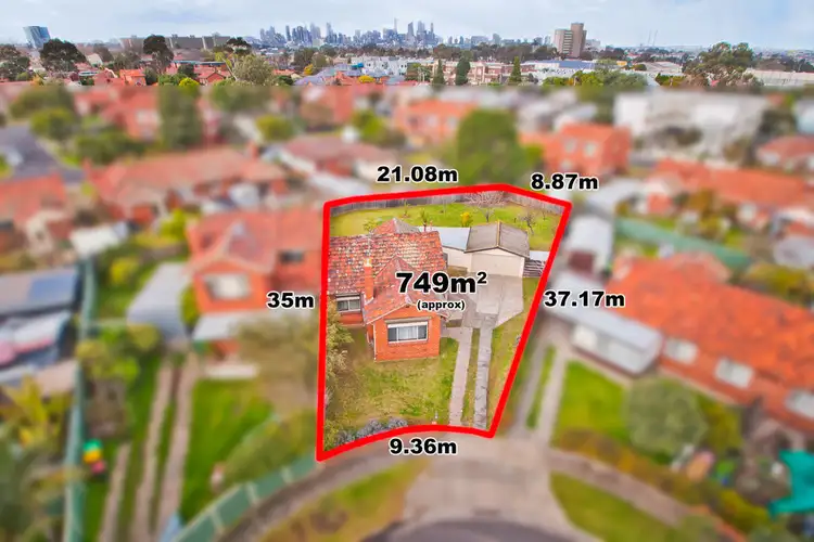 Main view of Homely house listing, 5 Cunningham Court, Ascot Vale VIC 3032