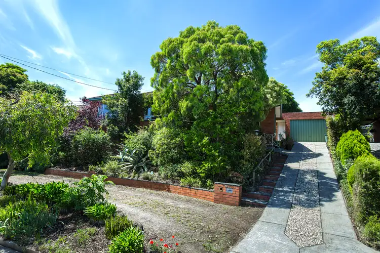 32 Brentwood Drive, Avondale Heights VIC 3034