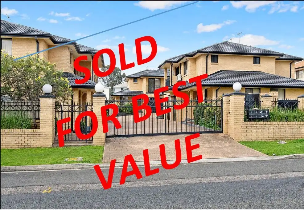 Main view of Homely townhouse listing, 4/30-32 Allman Street, Campbelltown NSW 2560