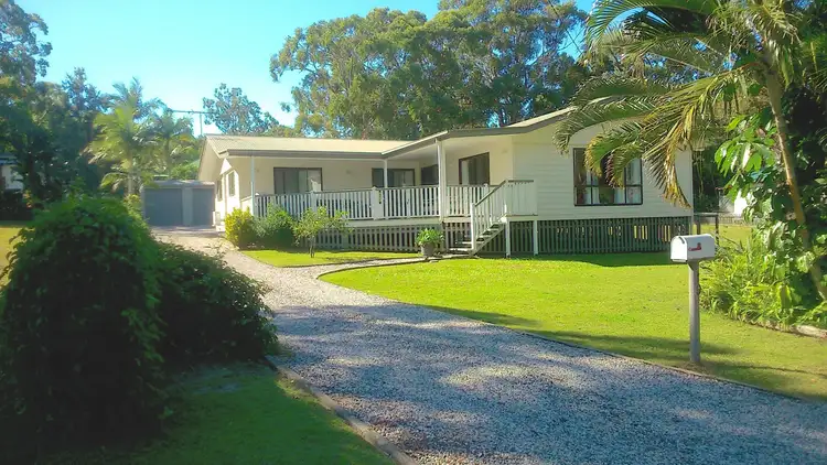 19 Benowa Street, Macleay Island QLD 4184