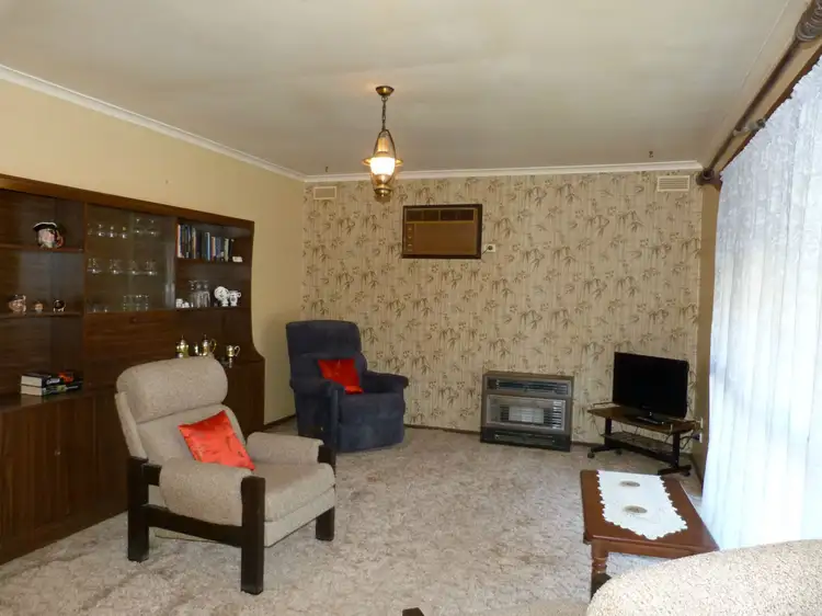 Second view of Homely house listing, 2 Hakea Court, Benalla VIC 3672