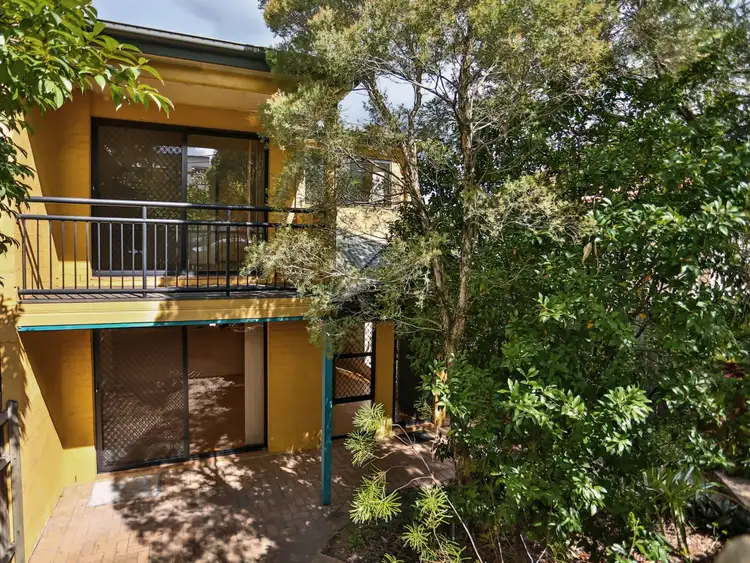 Seventh view of Homely townhouse listing, 2/10 Redarc Street, Fairfield QLD 4103