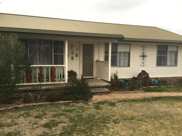 18 Everett Street, Uralla NSW 2358