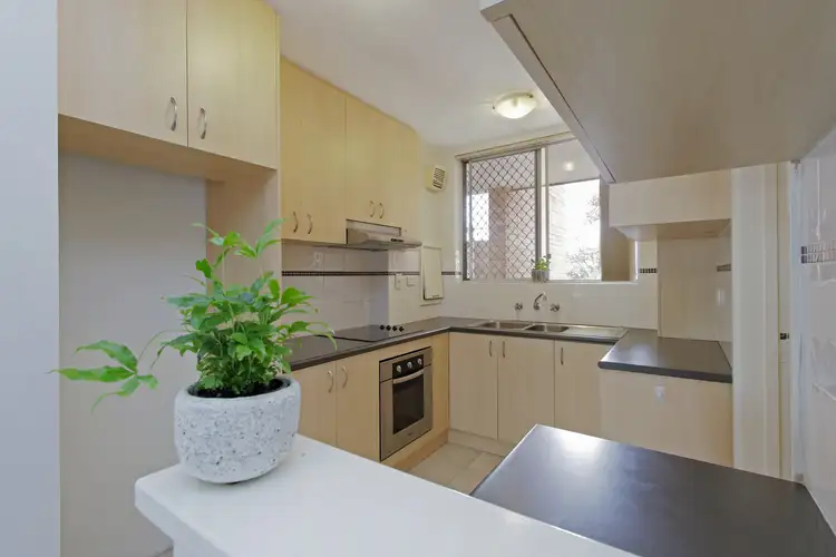 6/71 Golf View St, Yokine WA 6060