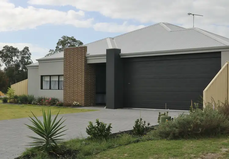 18 Hoskins Way, Australind WA 6233