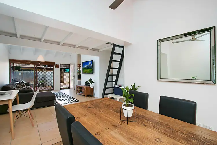 Second view of Homely unit listing, 2/7 Lind Avenue, Palm Beach QLD 4221