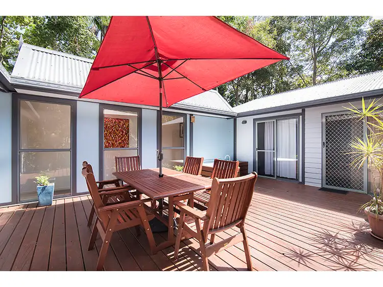 12 Dandaloo Way, Ocean Shores NSW 2483