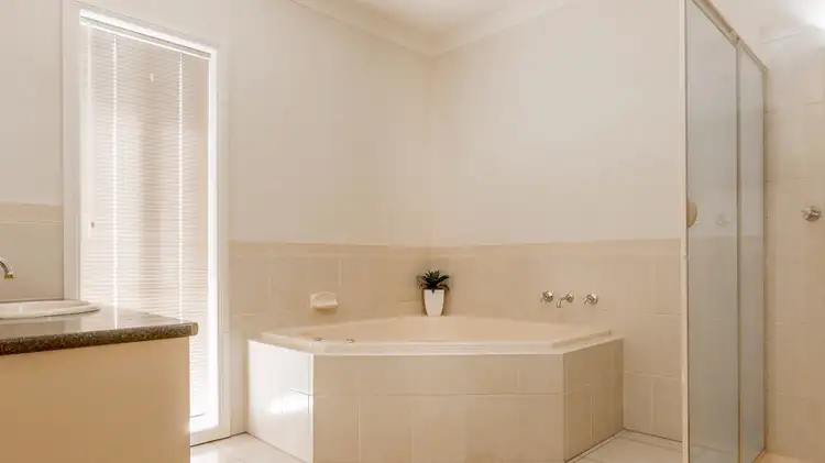 Sixth view of Homely house listing, 1 Emily Court, Howlong NSW 2643