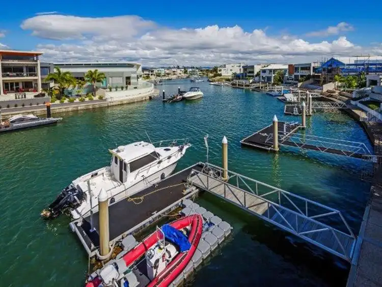 37 Knightsbridge Parade East, Sovereign Islands QLD 4216