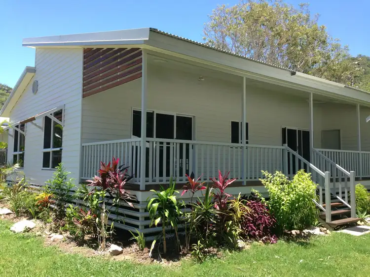 14 Serene Place, Magnetic Island QLD 4819