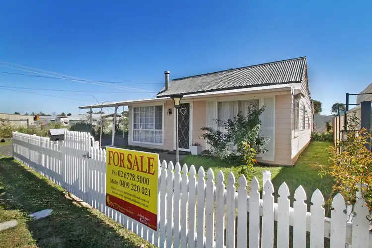1 Ivon Court, Uralla NSW 2358