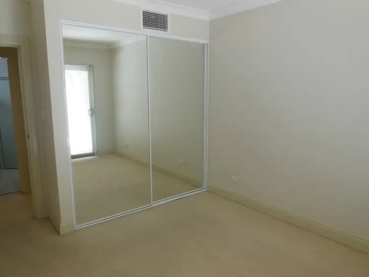 Third view of Homely unit listing, 4/8-10 Clifford Street, Mosman NSW 2088