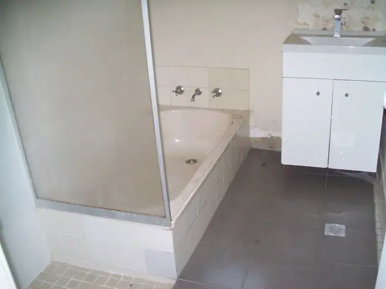 Seventh view of Homely house listing, 5 Howie Place, Collie WA 6225