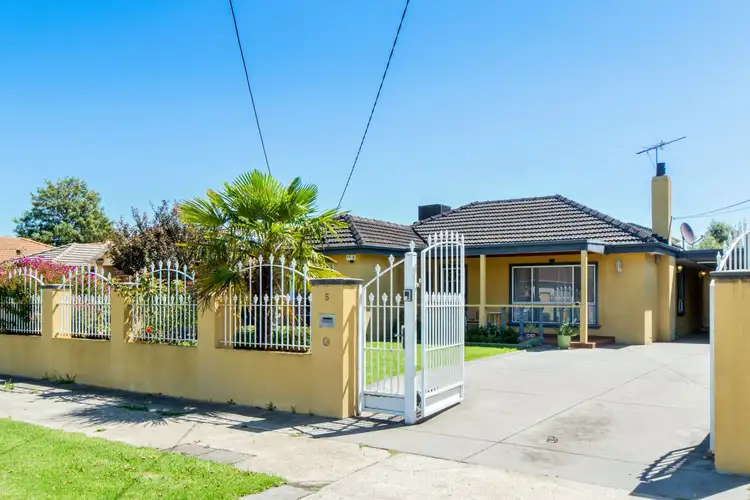 5 Harlington Street, Clayton VIC 3168