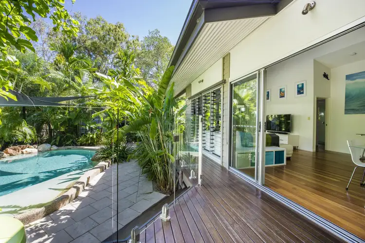 10 Serene Place, Nelly Bay QLD 4819