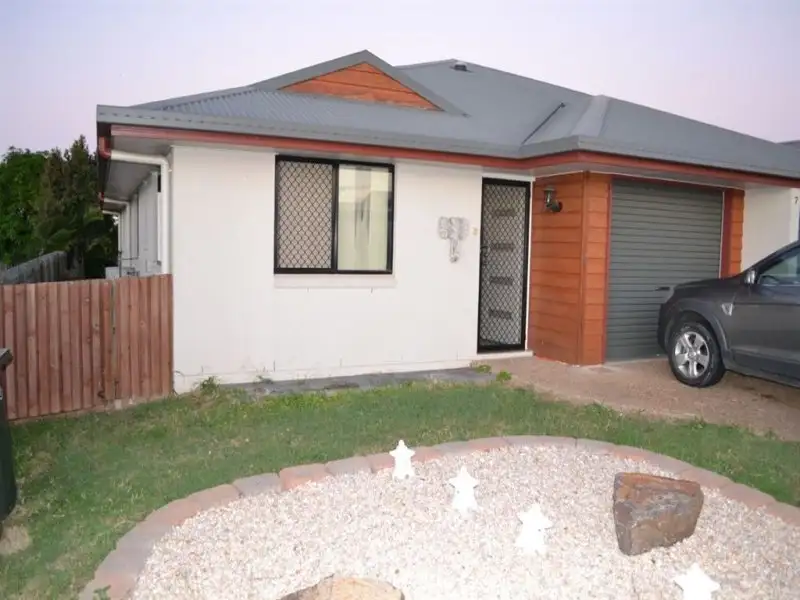 Main view of Homely unit listing, 2/7 POINCIANA Place, Gracemere QLD 4702