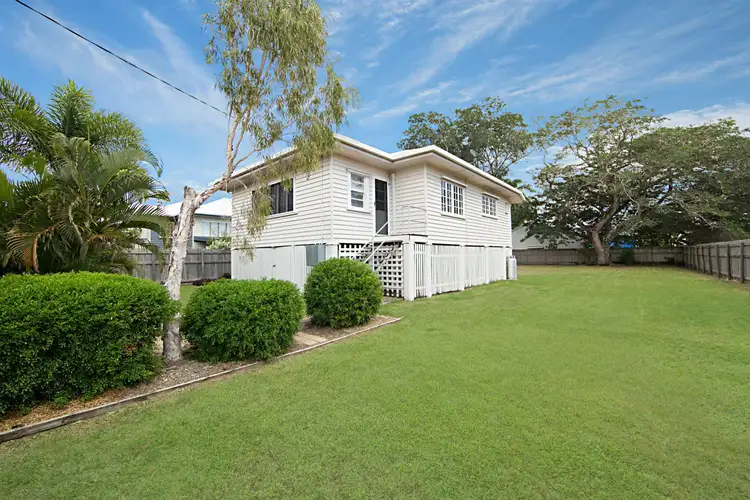 32 Sherriff Street, Hermit Park QLD 4812