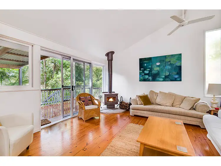 6 Gilba Avenue, Ocean Shores NSW 2483