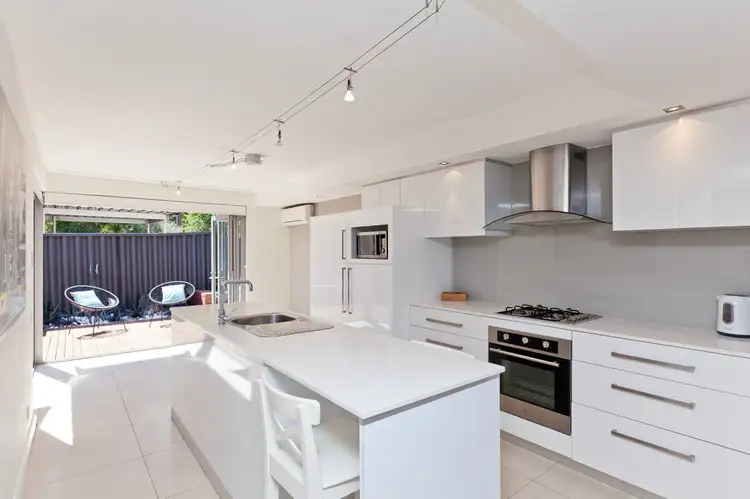 2/12 McNamara Way, Cottesloe WA 6011