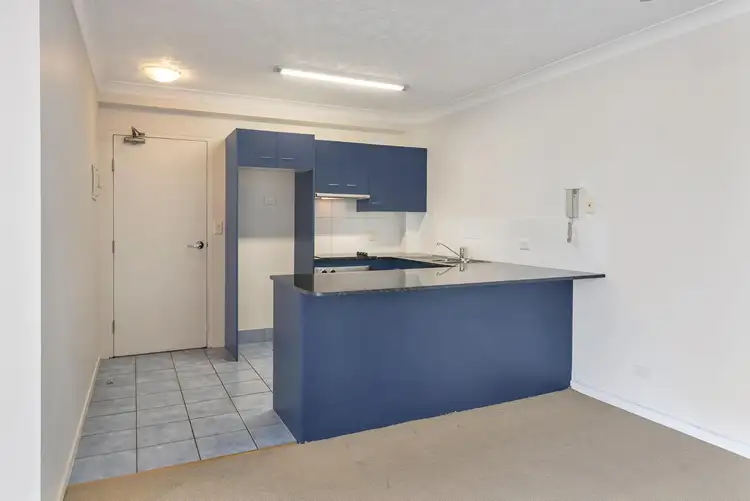 Sixth view of Homely unit listing, 8/130 Marine Parade, Southport QLD 4215