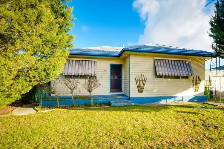 381 Nowland Avenue, Lavington NSW 2641