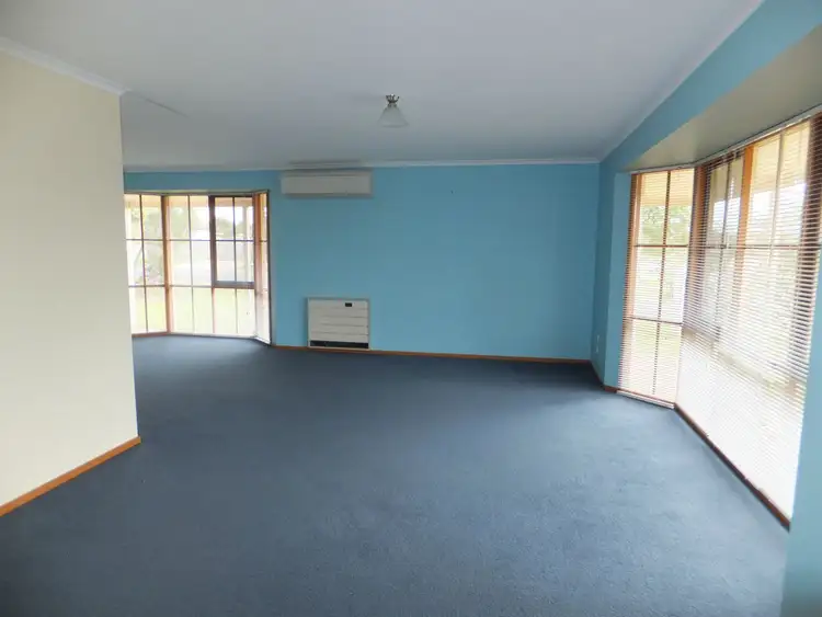 Fifth view of Homely house listing, 1 Morekana Crescent, Bairnsdale VIC 3875