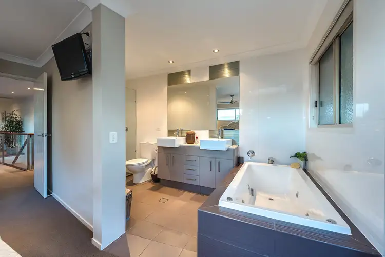 Sixth view of Homely house listing, 2/11 Cawthray Street, Biggera Waters QLD 4216